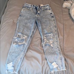high-rise hollister mom jean